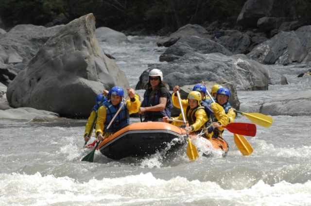 Haz rafting en familia con Eaurigine Rafting.JPG 